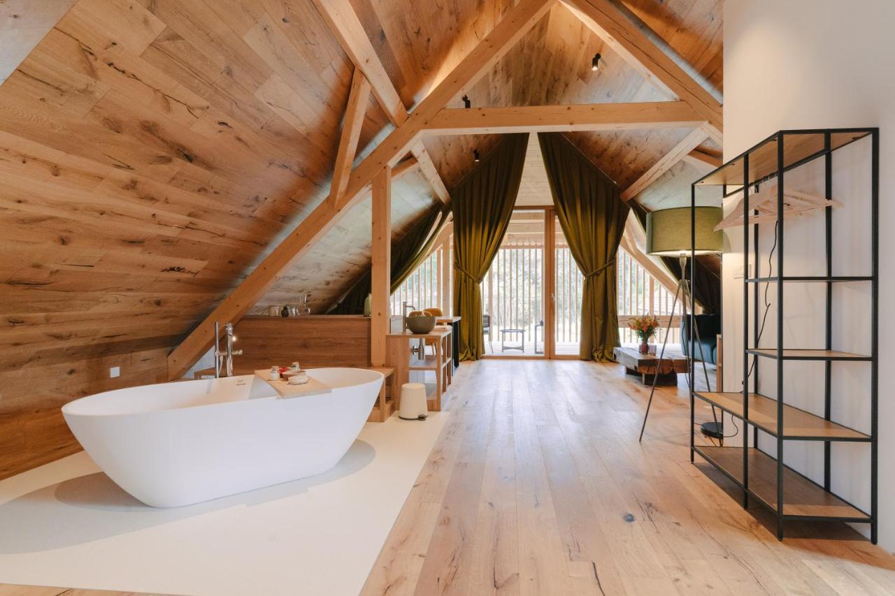 Pira Hotel ポストイナ エクステリア 写真