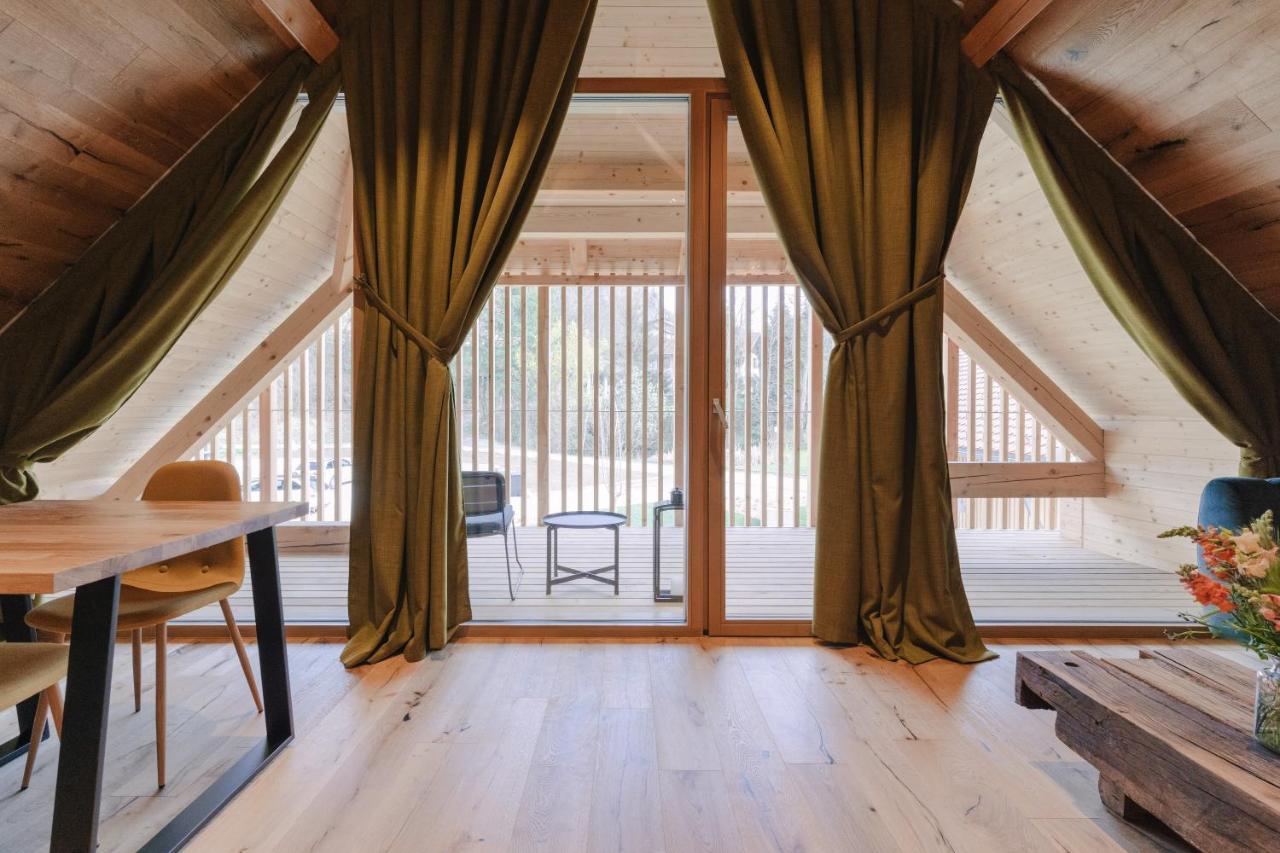 Pira Hotel ポストイナ エクステリア 写真